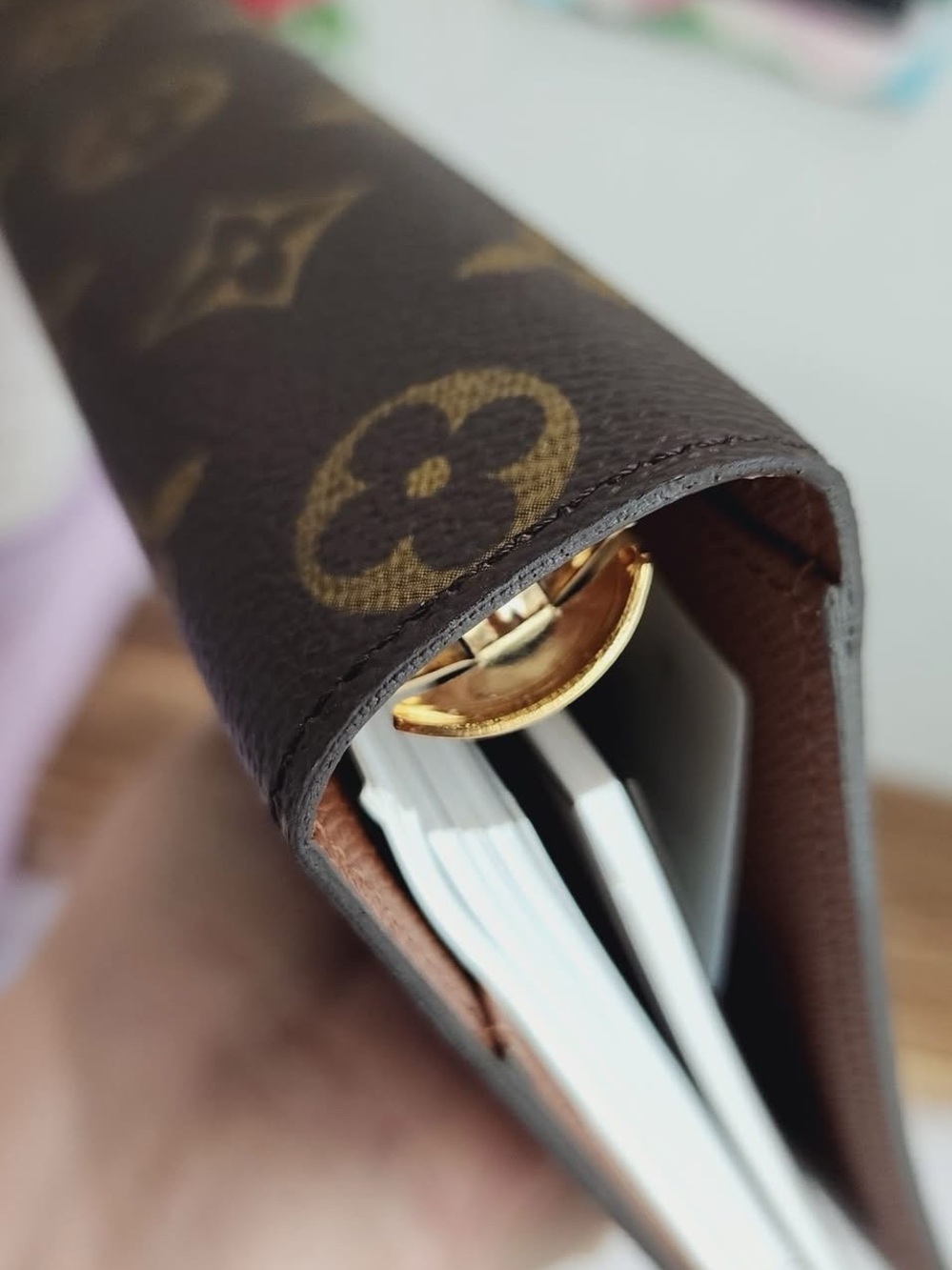 Louis Vuitton Medium Ring (MM) Agenda - Picture 13 of 16